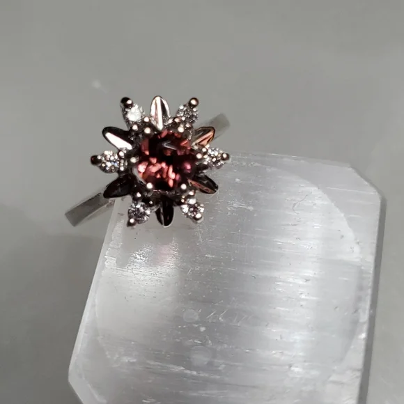Kay jewelers store flower ring